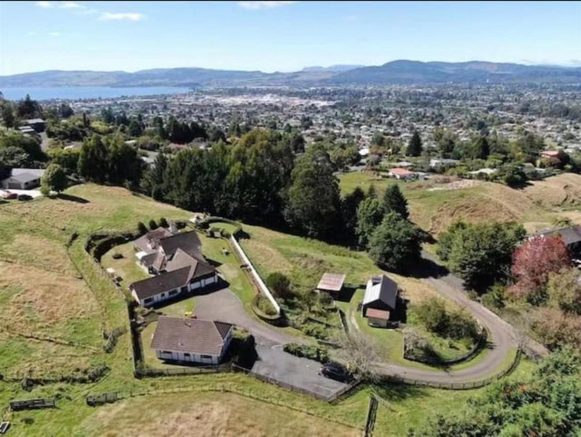 Villa Westminster Mountain View Manor Main House Rotorua Exterior foto